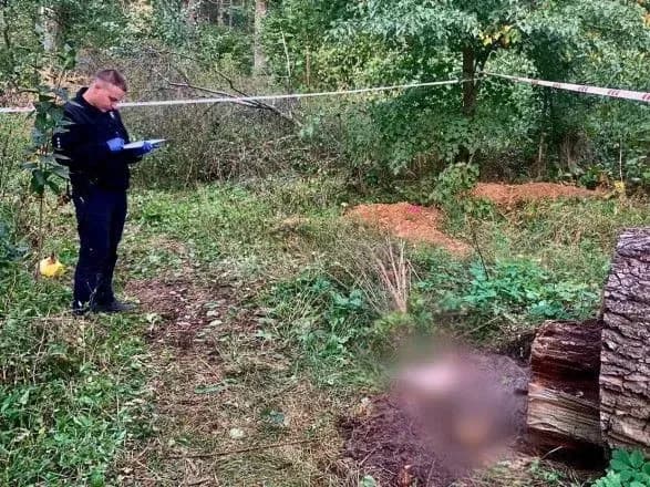 Киевщина: в Мощуне обнаружили останки еще одного убитого оккупантами человека