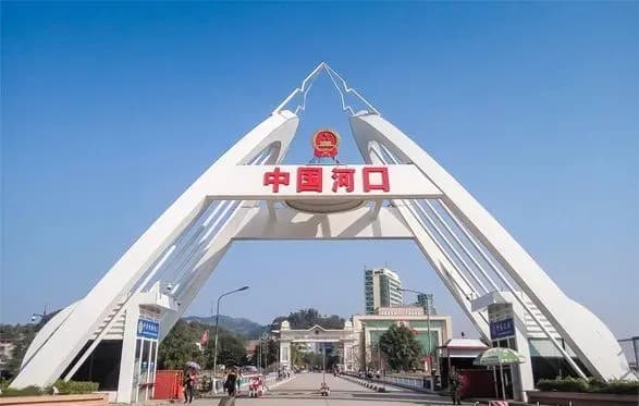 Китай планирует упростить правила въезда для некоторых иностранных туристов