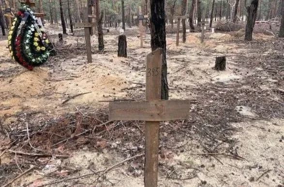 В Изюме может быть минимум три места массовых захоронений