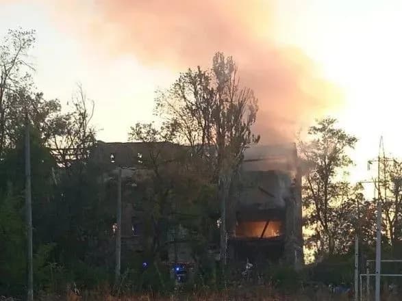 У маріупольській школі здетонував снаряд, коли у будівлі були діти: є поранені, їх стан невідомий