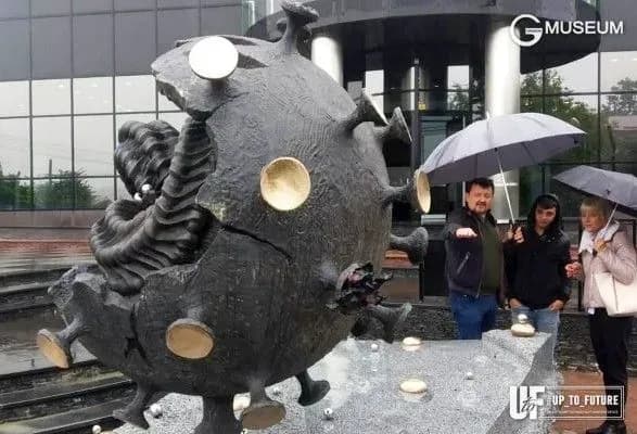 На Хмельниччині встановили пам'ятник коронавірусу