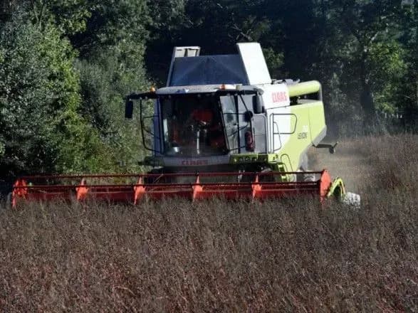 Українські аграрії зібрали вже 64% нового врожаю