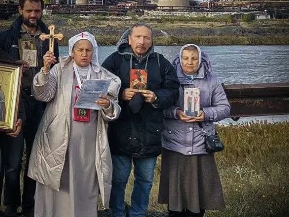 Виганяли "демонів" Азову та ЗСУ: у Маріуполі окупанти влаштували "хресну ходу" навколо Азовсталі