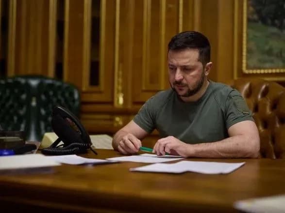 Зернова угода та відновлення енергетичної інфраструктури України: Зеленський поговорив з прем'єром Нідерландів