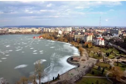 На Прикарпатті застосовуються аварійні графіки відключення електроенергії: спрогнозувати час відсутності світла неможливо