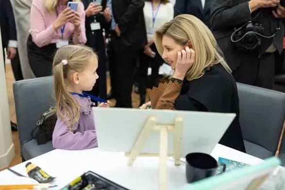 Зеленская в Лондоне встретилась с украинскими беженцами