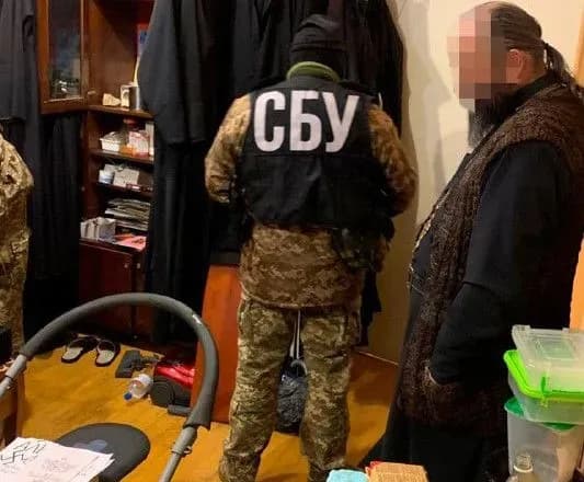 "Методички" кремля, "вченння про сатанізм" та символіку "ОПЗЖ": що виявила СБУ в єпархіях упц мп у трьох областях