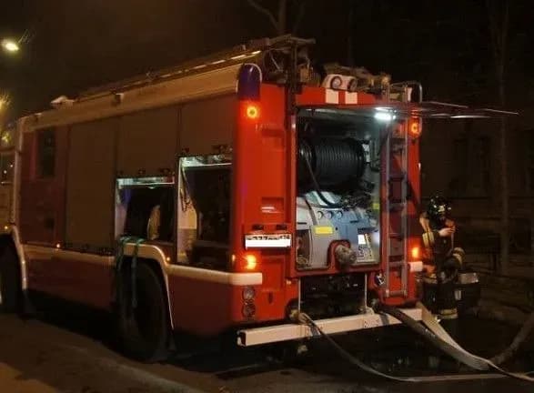 У санкт-петербурзі горить авторинок