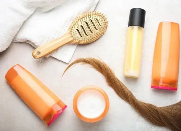 Як в умовах регулярної відсутності води та світла доглядати за волоссям – розповіла трихолог