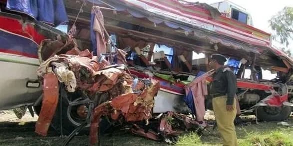 В Пакистані жертвами ДТП стали 8 людей, ще 23 дістали поранення