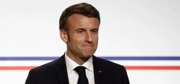 Макрон таємно закликав ЗМІ поширювати "добре слово" про спірну пенсійну реформу