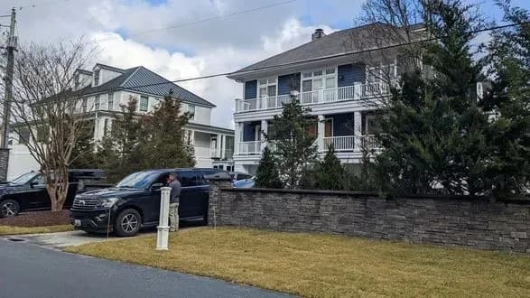 Під час обшуку пляжного будинку Байдена секретних документів не виявлено - адвокат