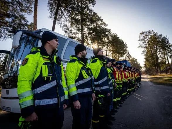 З Туреччини повернулася перша група українських рятувальників