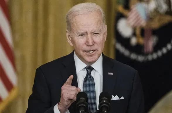 Байден наразі виключає можливість відправки винищувачів F-16 Україні