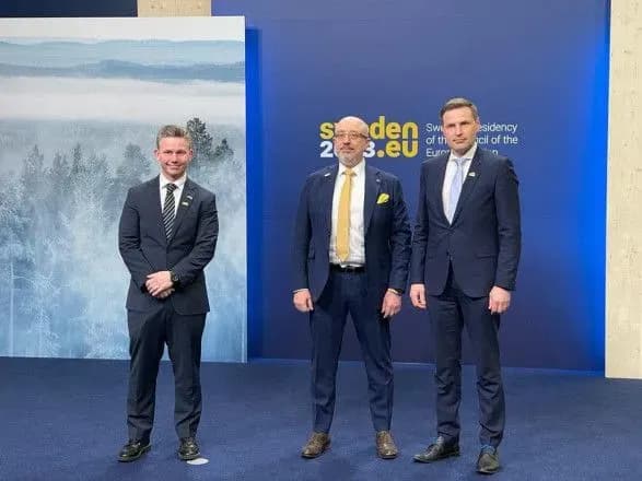 Україна очікує на пришвидшення постачання боєприпасів: Резніков про візит до Швеції