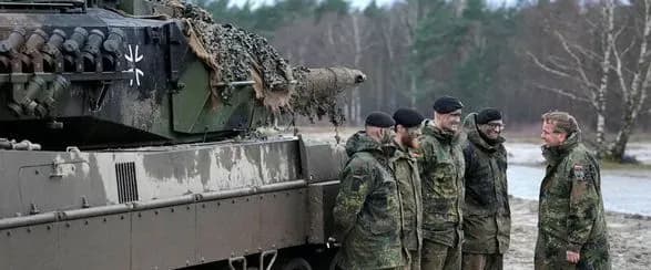 Міністр оборони заперечив, що в німецькій армії панує безлад