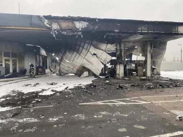 На заправці під Києвом загорілась цистерна із бензином - поліція