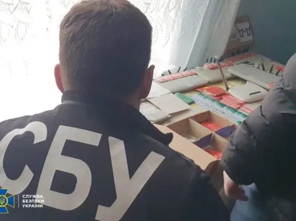 На Хмельниччині викрили ворожу ботоферму, через яку "розганяли" фейки про війну