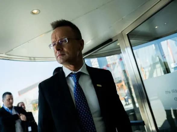 Сійярто погрожує блокувати санкції ЄС через угорський банк в українському списку спонсорів війни