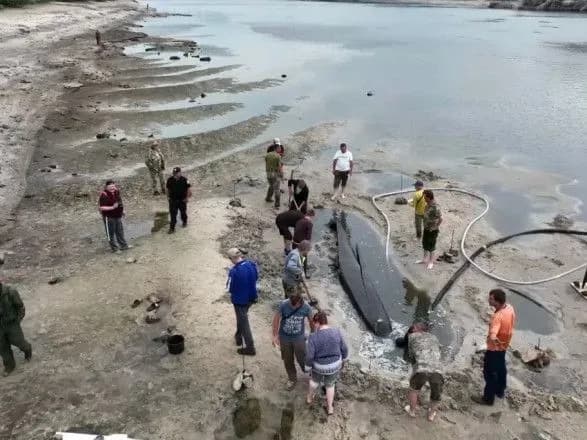На Хортиці розкопали старовинний човен віком від 300 років