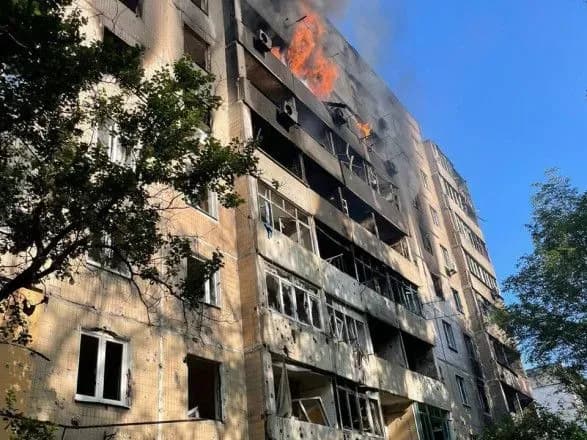 Окупанти влучили ракетою поблизу ліцею у селищі на Донеччині