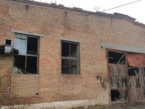 Ворог вночі обстріляв Дніпропетровщину, ушкоджена 9-поверхівка