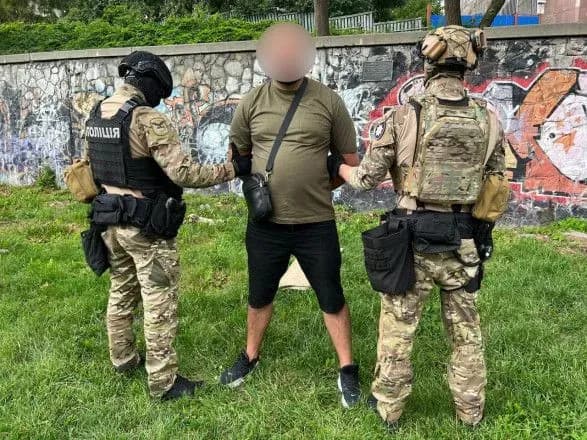 У Києві водій заблокував дорогу швидкій, що везла дитину у критичному стані