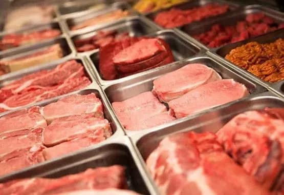 У Києві на ярмарках дозволили торгувати м'ясом, рибою та молочними продуктами