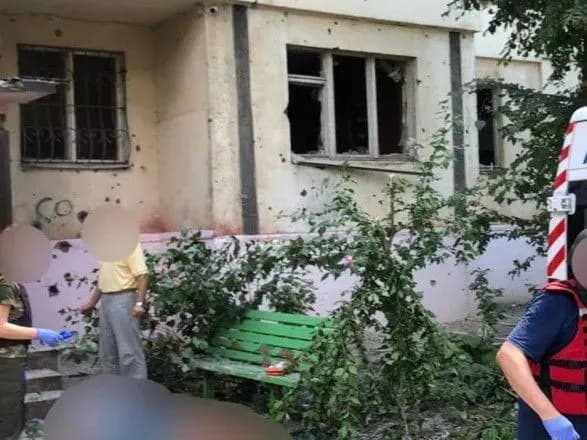 Окупанти обстріляли багатоповерхівку у Херсоні. Є постраждалі