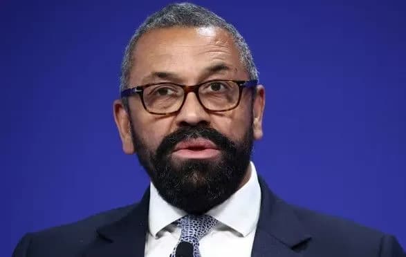 Головний дипломат Великої Британії вперше за 5 років відвідує Китай у прагненні стабілізувати відносини