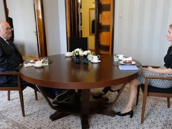 Президент Естонії заклив премʼєрку Каю Каллас подати у відставку