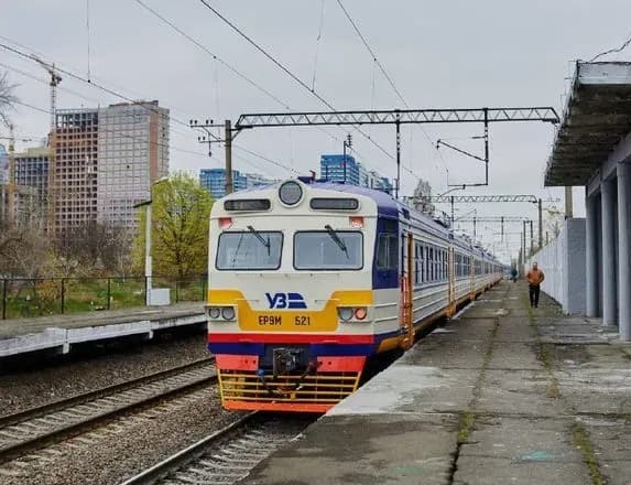 Перевізник повідомив про затримку руху Київської кільцевої електрички