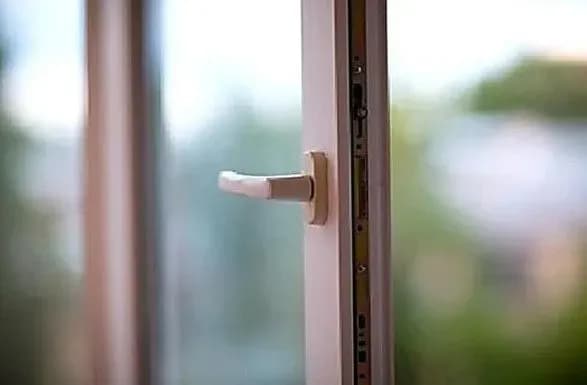 У Києві 4-річний хлопчик випав з вікна лікарні: розпочато розслідування