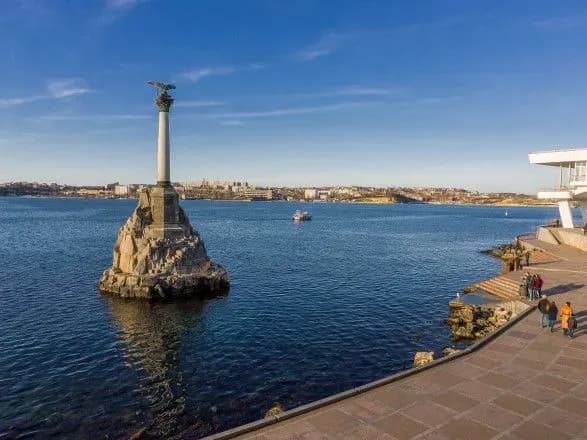 У Севастополі вибухи, лунає повітряна тривога