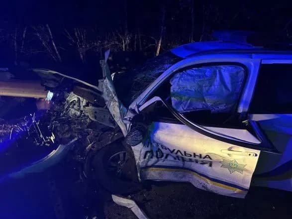 В ДТП на Ровенщине травмировались пять человек, среди них полицейские: открыто производство