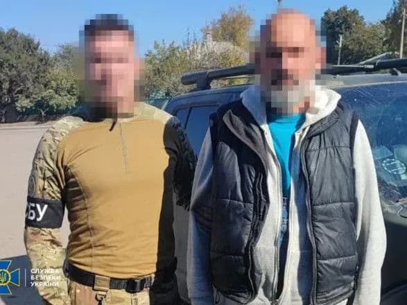 Отримав "керівну посаду" та допомагав росіянам на окупованій Харківщини: зраднику повідомили про підозру