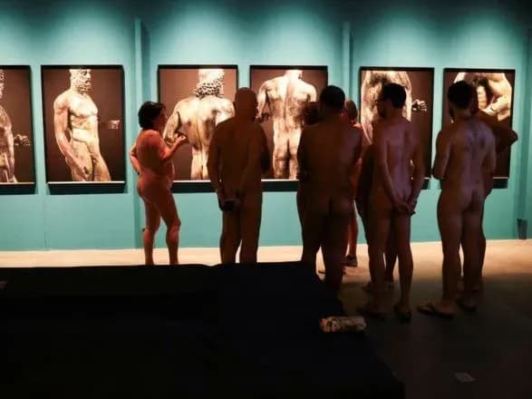 У Барселоні вперше пройшла екскурсія для нудистів
