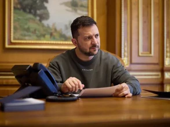 Зеленский поговорил с президентом Парагвая: речь шла об углублении отношений Украины со странами Латинской Америки