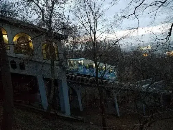 В Киеве временно приостановили движение фуникулера