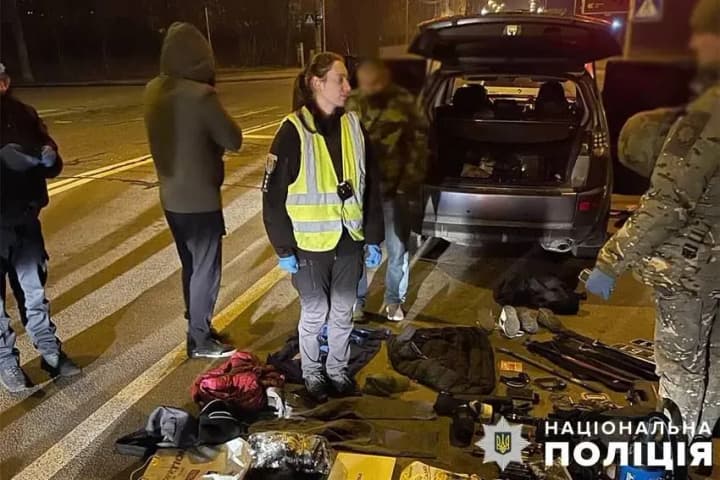 У Києві під час затримання один з підозрюваних погрожував підірвати гранатою оперативників - поліція