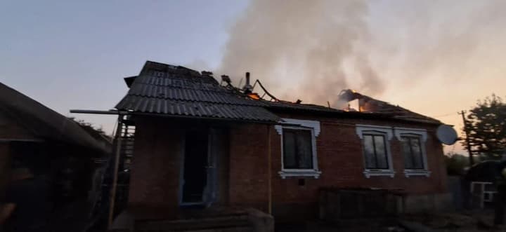 На Вінниччині уламки ворожої ракети влучили в приватний будинок