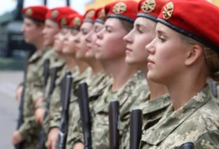 Жінок братимуть на військовий облік: за яких умов