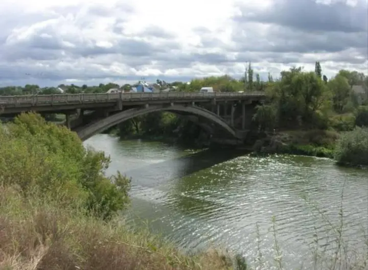 Стрибала з каміння у воду: у Білій Церкві втопилася 15-річна дівчина