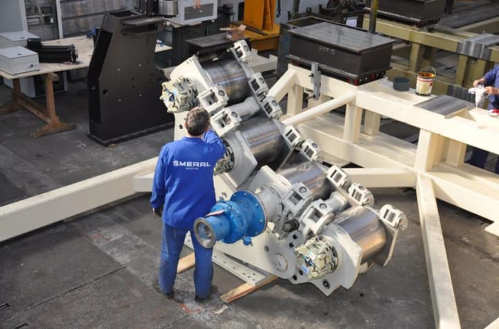 At least 12 Czech companies supplied Russia with machine tools for weapons production last year - Insider