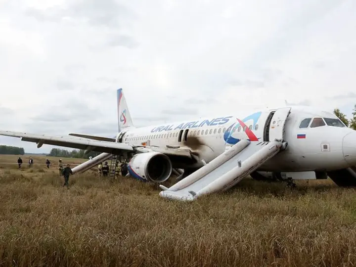 Санкції Заходу спричинили занепад у галузі цивільної авіації рф - зовнішня розвідка