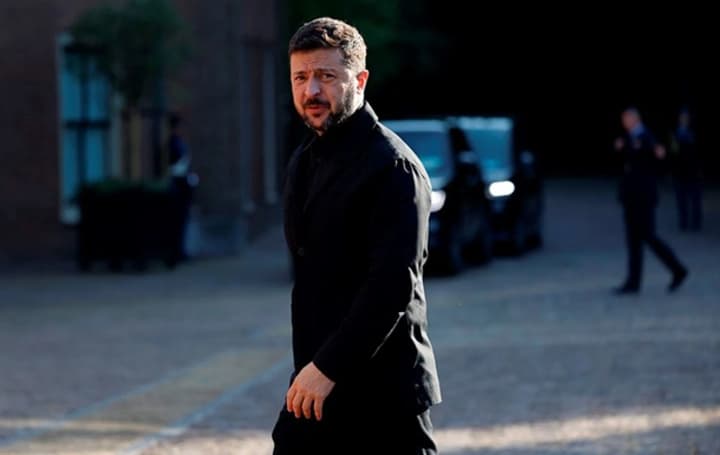 Russian attack on Kyiv on July 31: Zelenskyy arrived at the site of the destroyed building