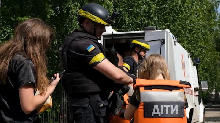 В Донецкой области началась принудительная эвакуация семей с детьми из 5 населенных пунктов