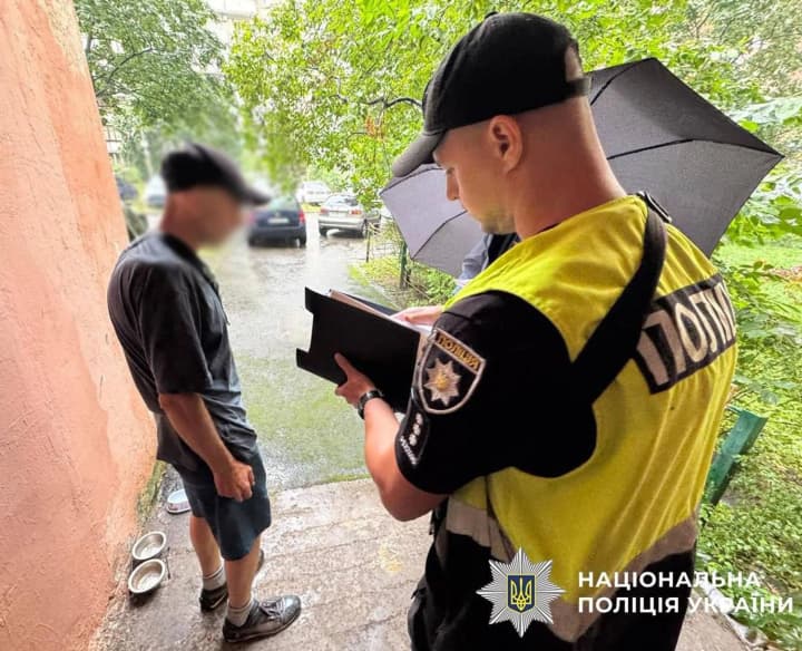 Правоохранители задержали мужчину, бросившего гранату в одном из районов Киева