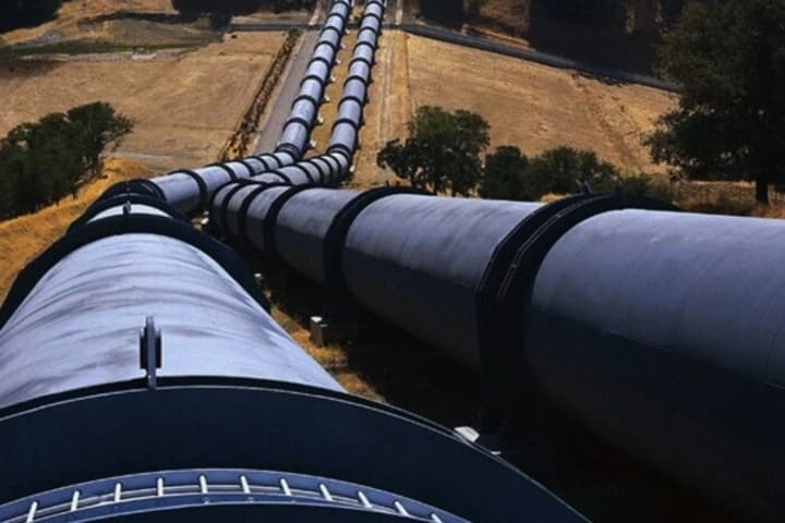 Польща вимагає від ЄС швидшої відмови від російської нафти: пропонує зупинити імпорт до 2026 року – Reuters