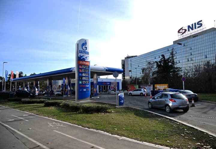 Сербской нефтяной компании, связанной с РФ, дали всего 4 дня отсрочки от санкций